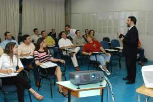 Professor anibal - coordenador do MBA em estratégia empresarial